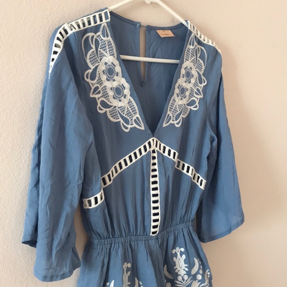 LF Debbie Debbie Embroidered Romper - Picture 2 of 3